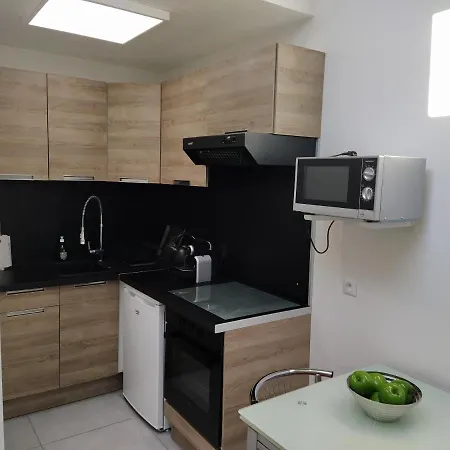 Apartment La Pinede