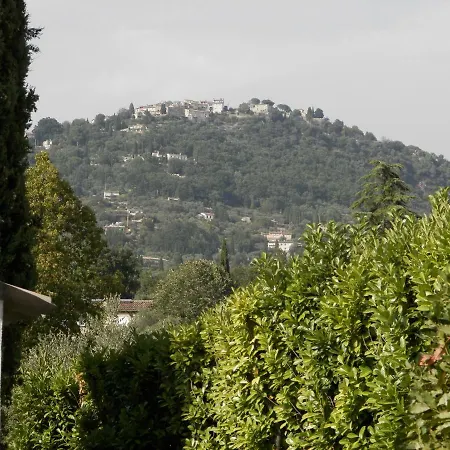Apartment La Pinede